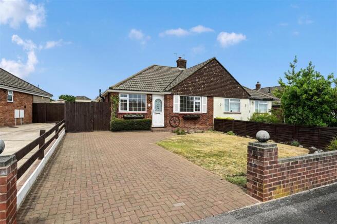 2 bed property, in Widmore Road, £415,000