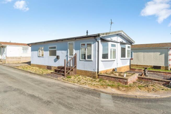2 bed property, in Cheveley Park, £40,000
