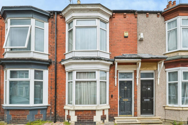 3 bed property, in Clive Road, £110,000