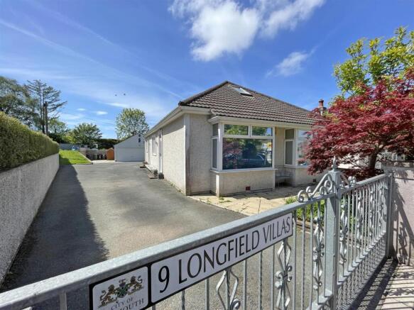4 bed property, in Longfield Villas, £550,000