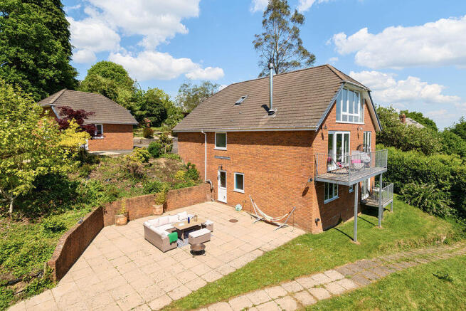 5 bed property, in Longdown, £800,000