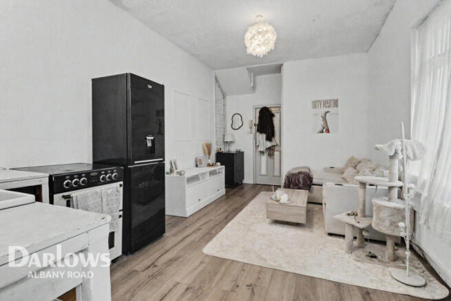 1 bed property, in Connaught Road, £135,000