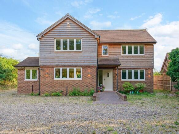 4 bed property, in Barkham Ride, £950,000