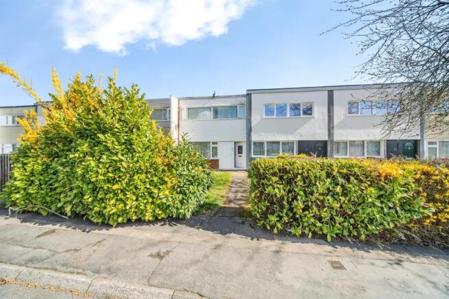 3 bed property, in The Hide, £150,000