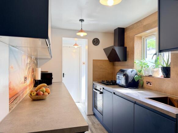 3 bed property, in Upper Luton Road, £250,000