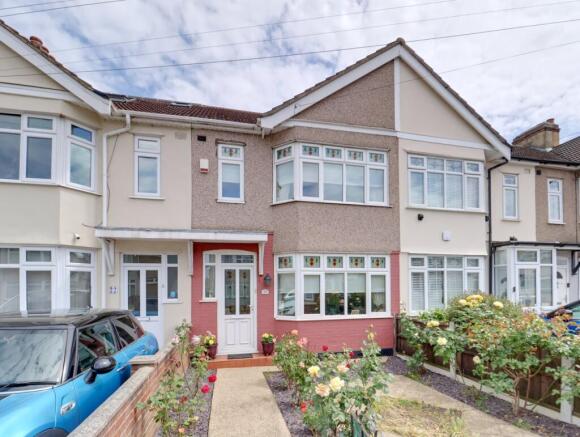 3 bed property, in Waverley Road, £400,000