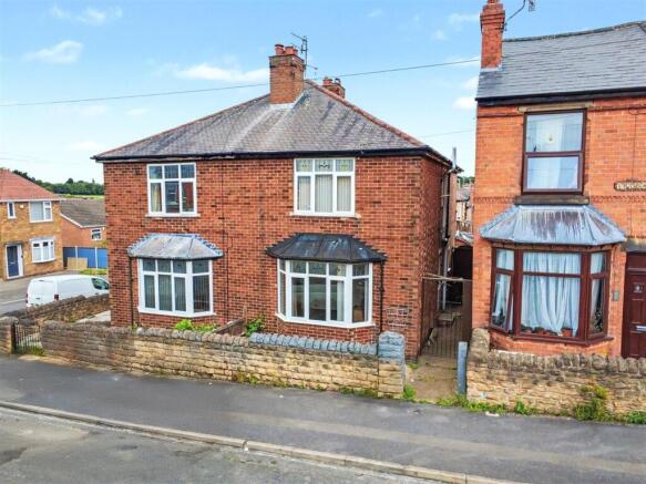 2 bed property, in Ockerby Street, £180,000
