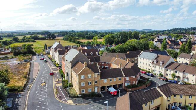2 bed property, in Mill House Road, £150,000