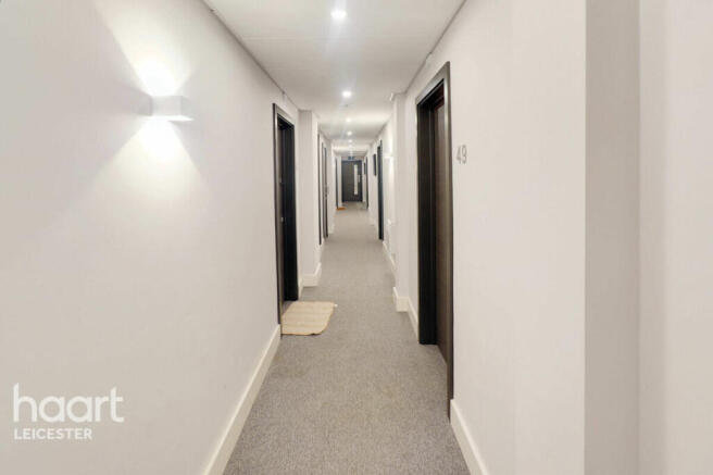 2 bed property, in Chatham Street, £220,000