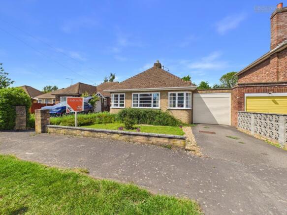 3 bed property, in Mary Armyne Road, £325,000