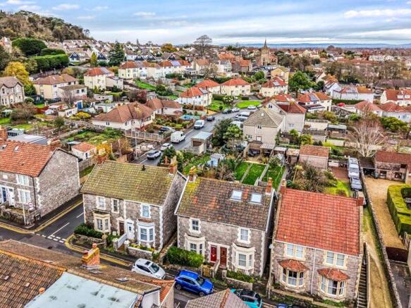 2 bed property, in Coronation Road, £289,000