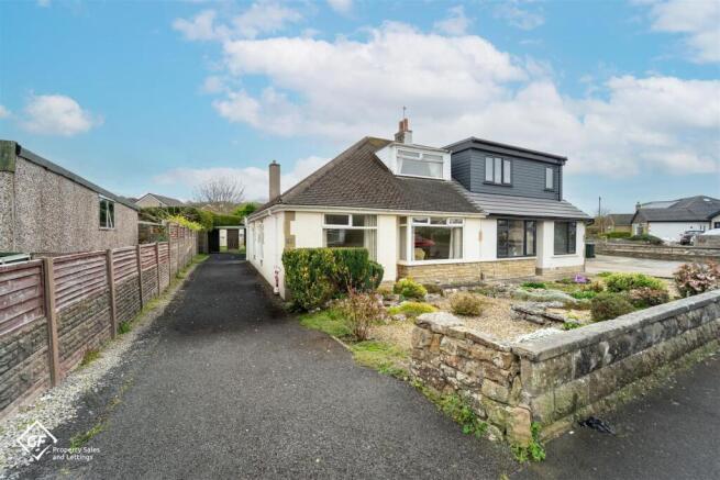 3 bed property, in Meadow Drive, £250,000