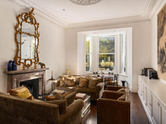 2 bed property, in Redcliffe Square, £1,500,000