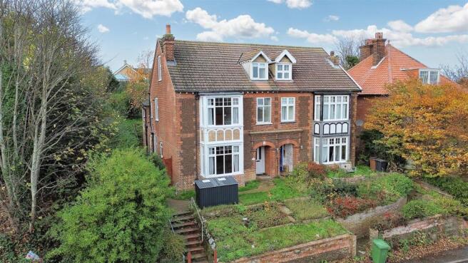 7 bed property, in Holway Road, £365,000