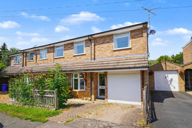 5 bed property, in Meadow Rise, £399,950