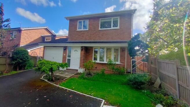 3 bed property, in Gresford Road, £295,000