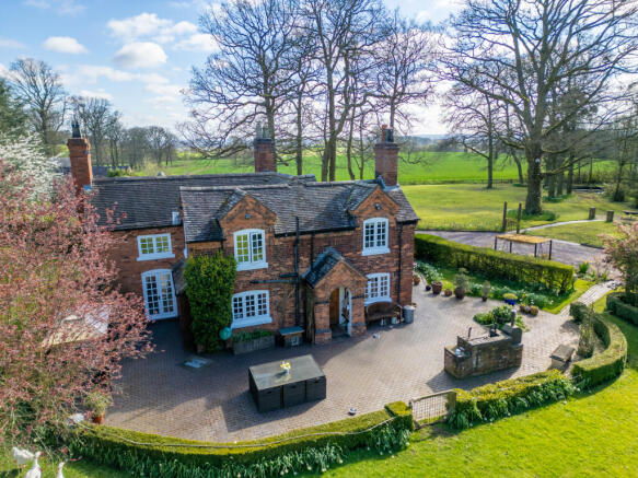 3 bed property, in Brockhurst Lane, £1,100,000