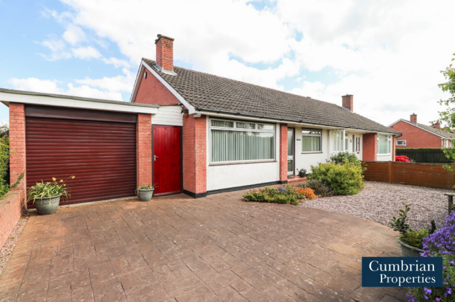2 bed property, in Station Road, £210,000