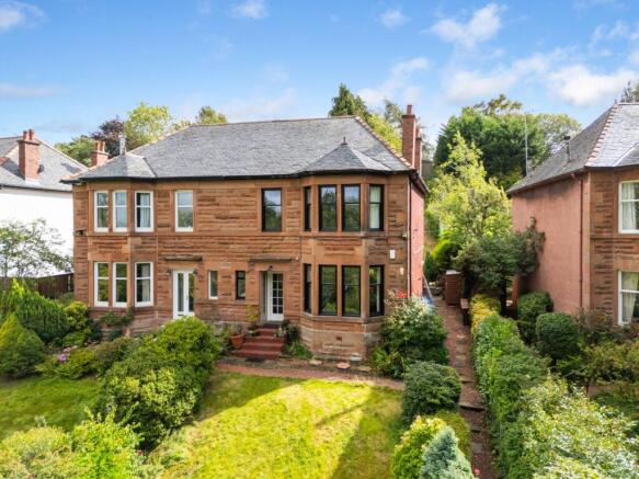 3 bed property, in Stamperland Crescent, £435,000