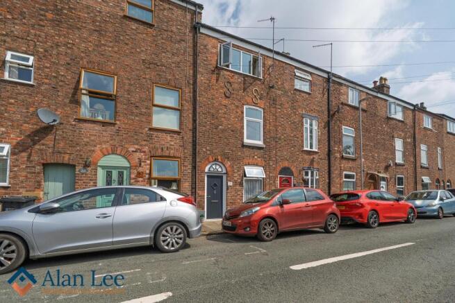 3 bed property, in Hatton Street, £260,000