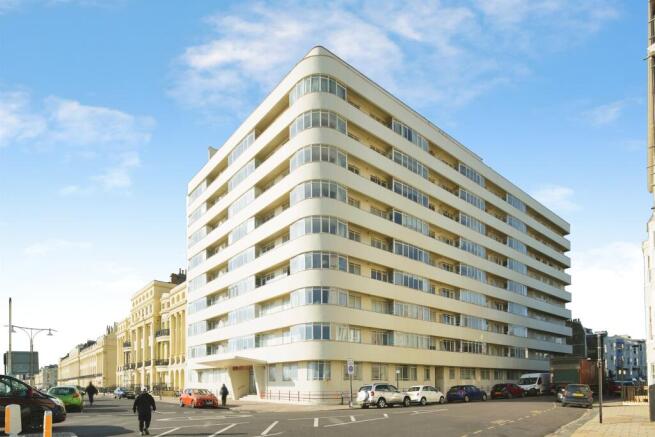 3 bed property, in Kings Road, £375,000