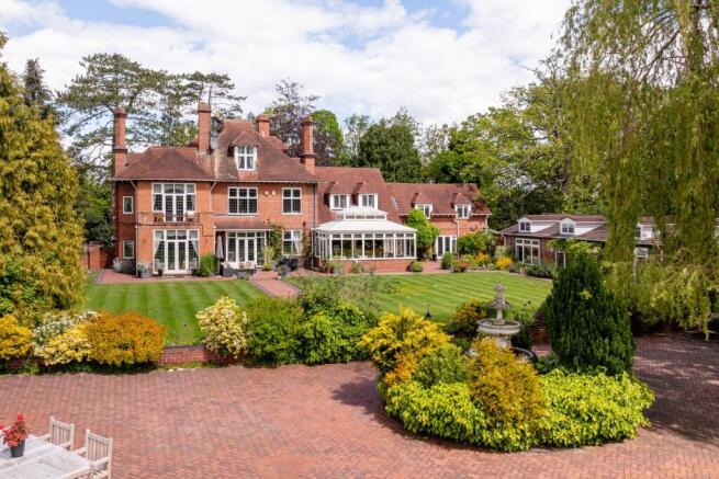 8 bed property, in Earlswood Road, £3,600,000