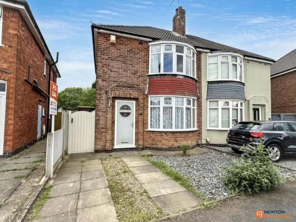 2 bed property, in Devana Avenue, £230,000