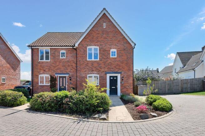 3 bed property, in Beale Road, £325,000