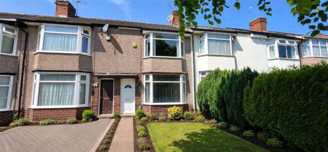 2 bed property, in Emerson Road, £165,000