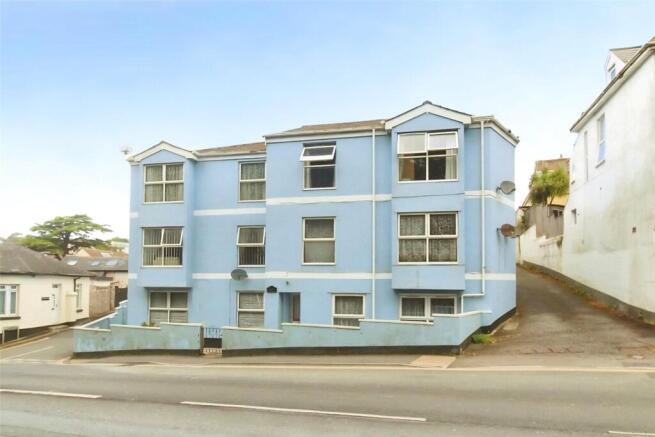 2 bed property, in Grange Court, £120,000