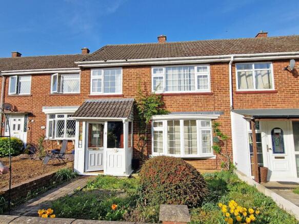3 bed property, in Trinity Close, £300,000