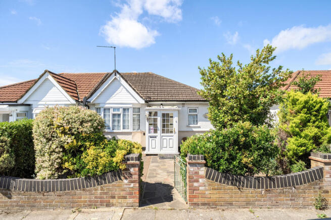 2 bed property, in Wingfield Way, £499,950