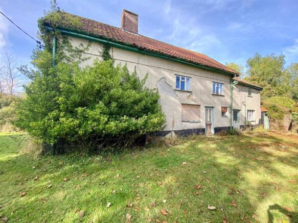 3 bed property, in Long Row, £400,000