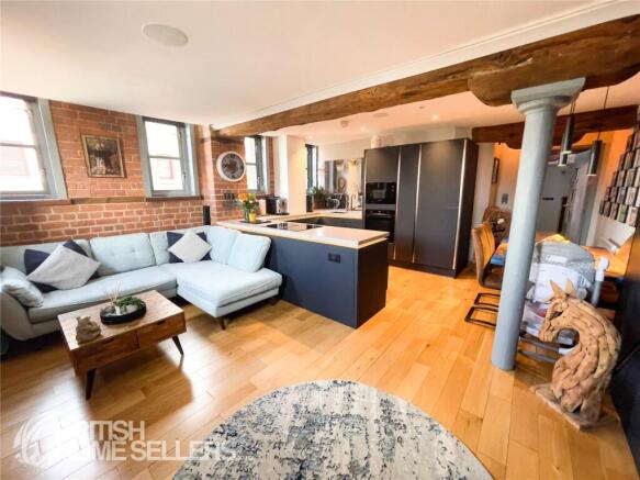 2 bed property, in The Docks, £230,000