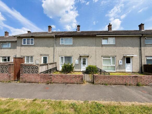 2 bed property, in Clos Guto, £139,995