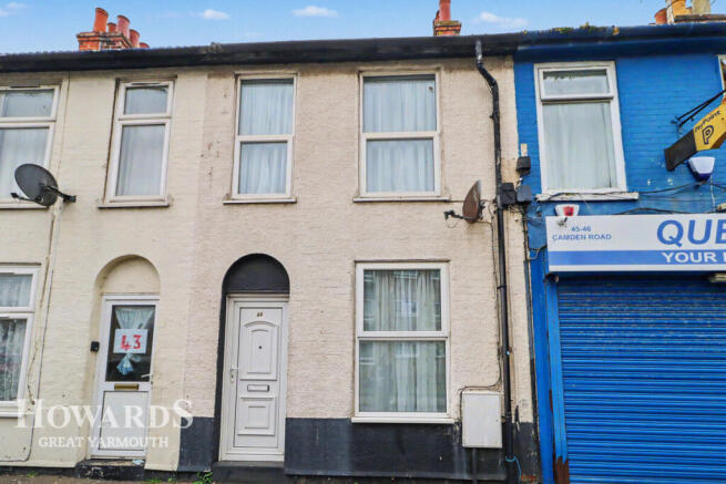 2 bed property, in Camden Road, £90,000