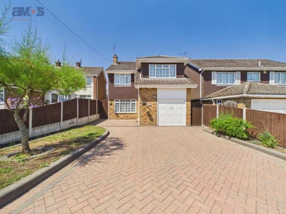 4 bed property, in Daws Heath Road, £550,000