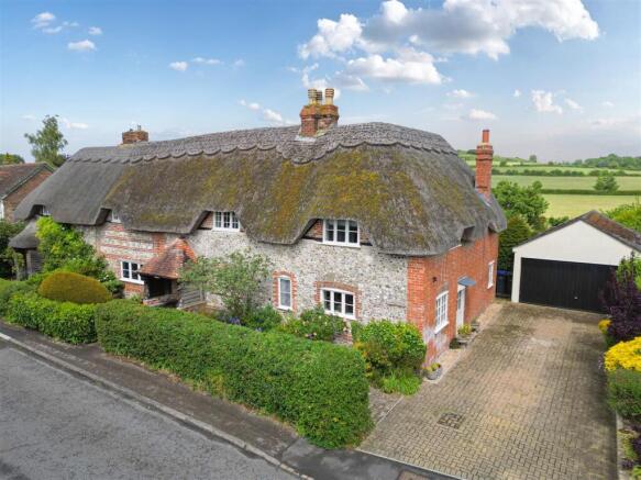 4 bed property, in Stratford Road, £750,000