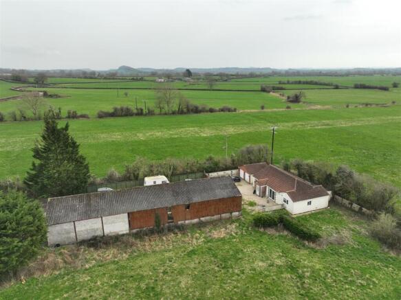 4 bed property, in Rodney Stoke, £650,000