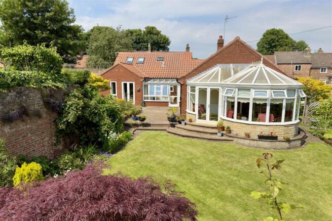 4 bed property, in Blind Lane, £490,000