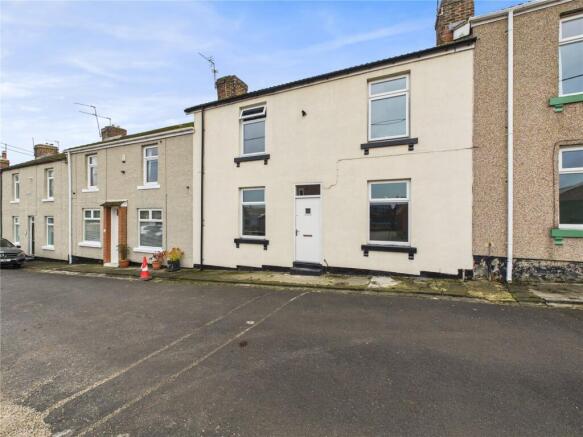 3 bed property, in High Queen Street, £135,000