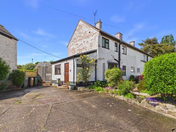 3 bed property, in The Green, £299,950