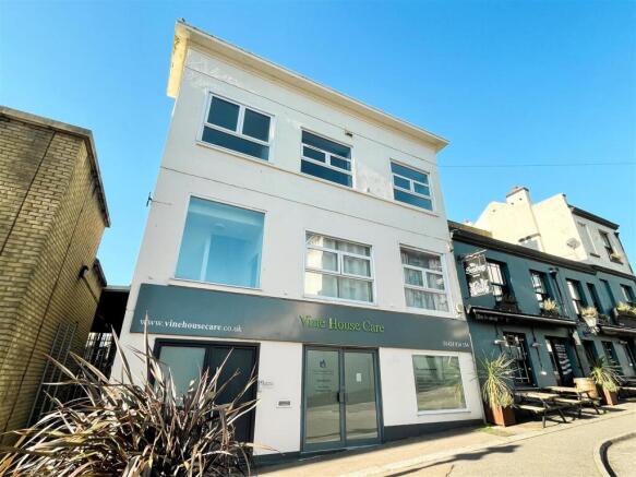 1 bed property, in Station Road, £110,000