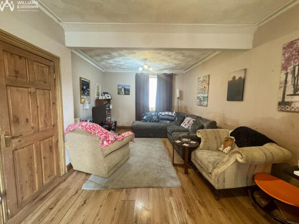 2 bed property, in Holborn Road, £120,000