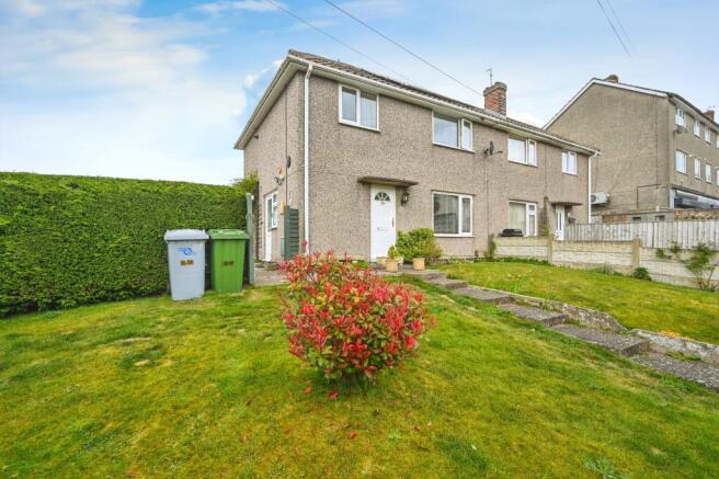 3 bed property, in Preston Road, £185,000
