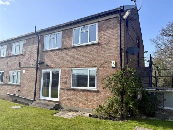 3 bed property, in Carnaby Covert Lane, £89,950