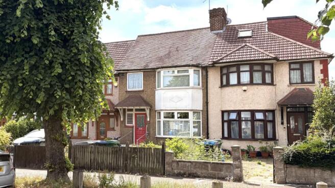 3 bed property, in 25 Park View, £325,000