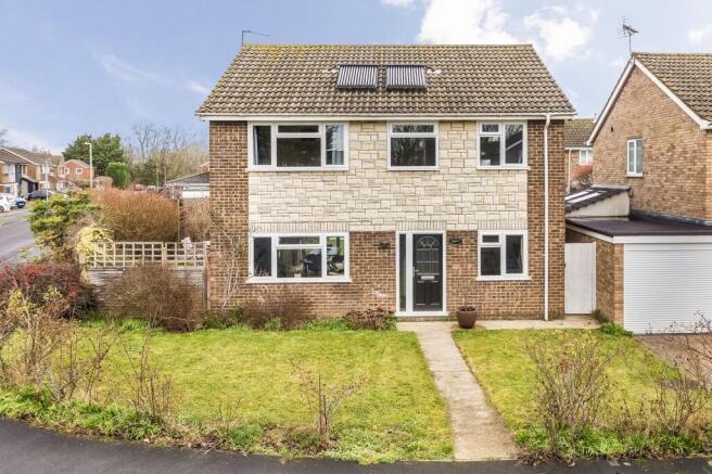 4 bed property, in Medlicott Drive, £500,000