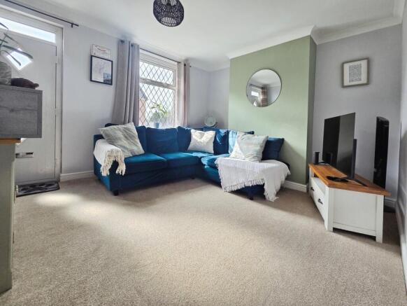 3 bed property, in Station Road, £140,000