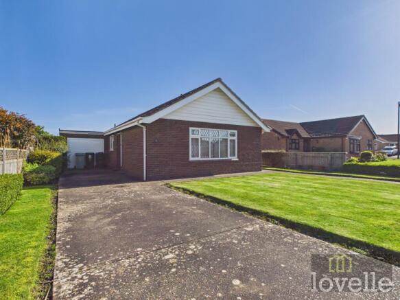 2 bed property, in Sandilands Close, £265,000